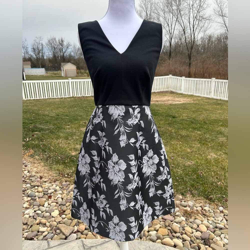 Hutch Anthropologie Black Silver Jacquard V Neck Sleeveless Cocktail Dress S